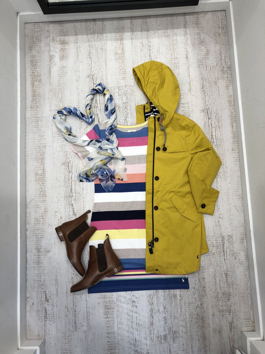JoulesLymeRegis's tweet photo. Lyme has given us inspiration for our #ootd! Shop the new #Riviera and #Coastcoat in store today! 🏠👗💞 @Joulesclothing #joules #lymeregis https://t.co/uGlrVkPwUz