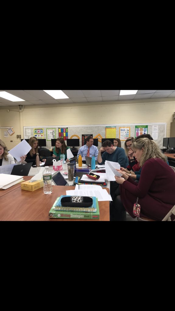 LitCoachesK5's tweet photo. 4th grade Ts diving deeper into the writing standards during our most recent labsite. #bravobburg https://t.co/EWKGX3U4Eh