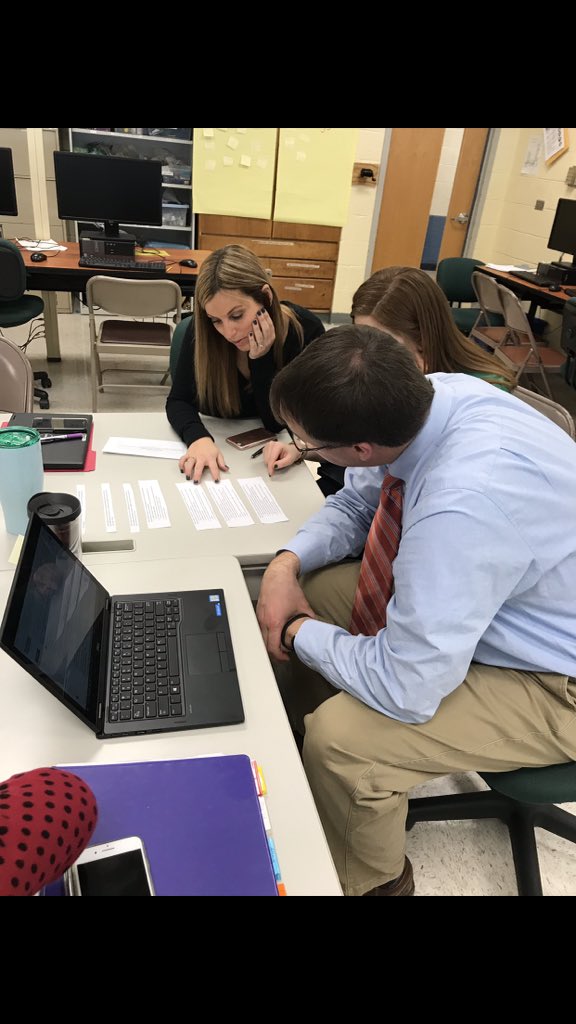 LitCoachesK5's tweet photo. 4th grade Ts diving deeper into the writing standards during our most recent labsite. #bravobburg https://t.co/EWKGX3U4Eh
