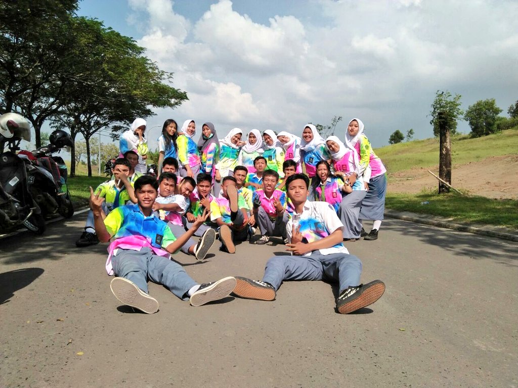_jwtskmwt's tweet photo. #masaremaja #kisahremaja #masasmk #VivoV9 #WrestleMania #NoumanAliKhan #WhatisLove #IndonesianIdol https://t.co/vmWr1xuJku