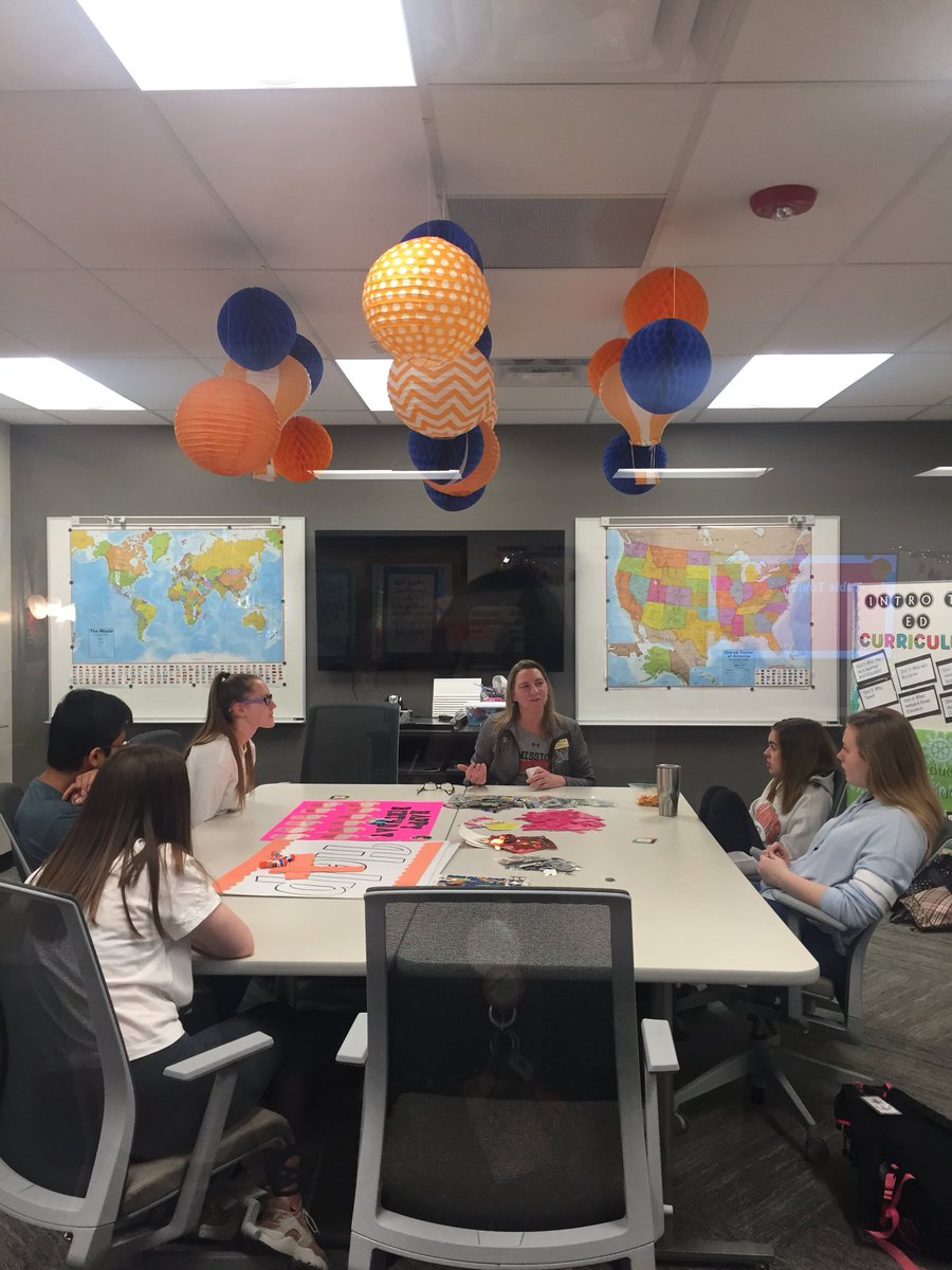 OlatheFutureEd's tweet photo. Special visitors @KTOYTEAM2018 came to visit and joined us in table topics with #FEA to share their expertise with students this morning. Thanks for organizing @AngSuperPowers #specialguests #VIPteachers #learningfromthebest #tabletopics #constructiveconvos https://t.co/rRUDLtU0Fh