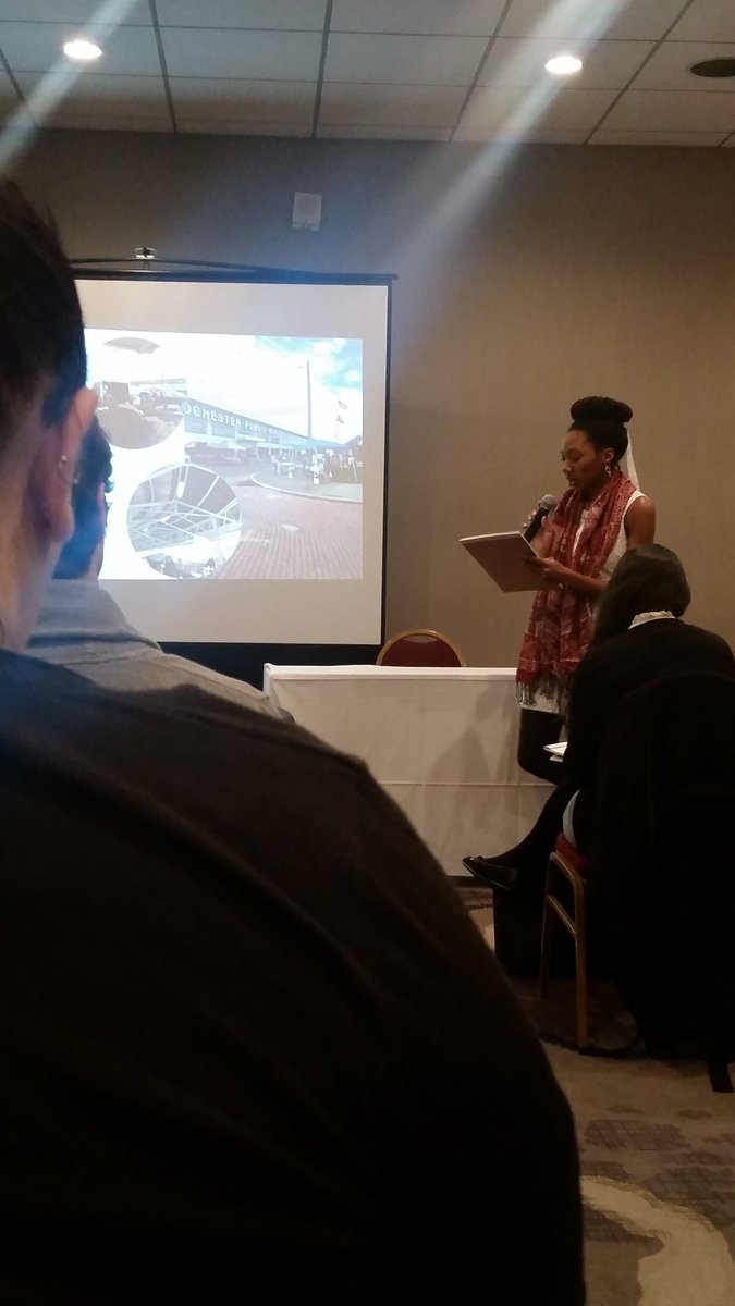 Daniel_Krull's tweet photo. Kayla Jackson, an RIT Museum Studies senior, speaking on what museums can learn from the Rochester Public Market. #VisioningChange #MANY2018 #rit @RITtigers
@RITmuse https://t.co/GoIcD0Rfuj