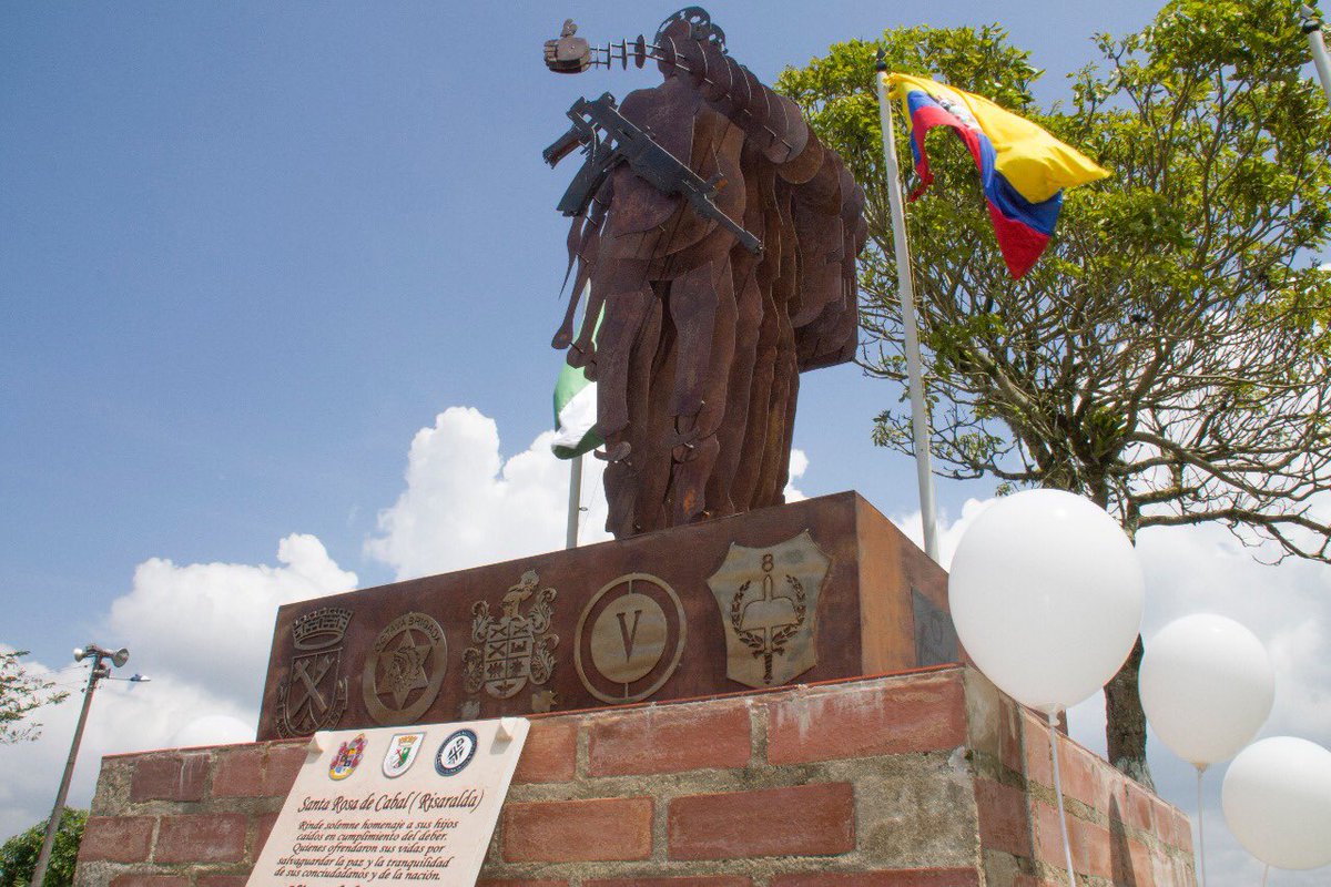Alcaldiastarosa's tweet photo. Hoy se conmemora el día de la Memoria y Solidaridad con las Víctimas del Conflicto Armado en todo el país para recordar cómo nos afectaron décadas de violencia y cómo se están sobreponiendo las víctimas, quienes siguen adelante con sus proyectos de vida. @HAriasMejia @Micuel4 https://t.co/lAK4OxtzfS