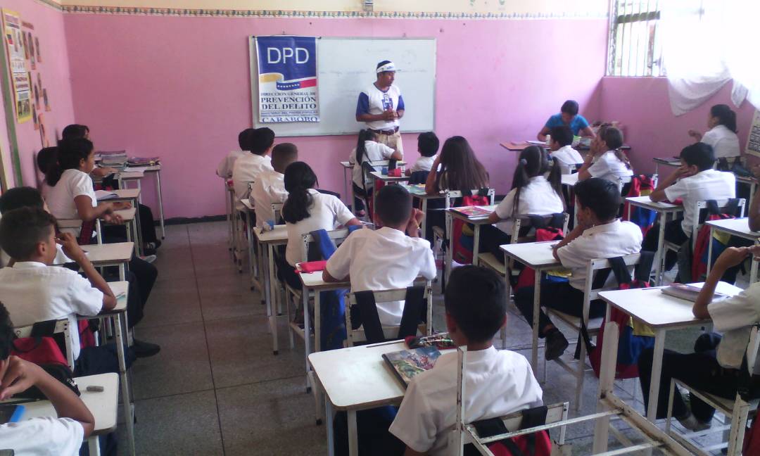 DDHHACTIVISMO's tweet photo. @DDHHCARABOBO11 y @DPDCarabobo_ formación conjunta a Niños y Niñas de la Escuela Bolivariana Ángel Cervini Municipio #Valencia Pquia #SabJose en materia de Derechos Humanos, Valores para la Vida, Convivencia Escolar e Igualdad de Género #09Abril #JuntosTodoEsPosible https://t.co/e6CQyrRMlV