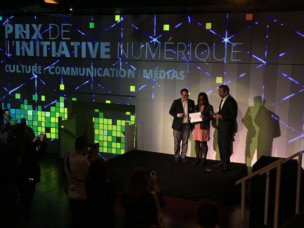 GroupeAudiens's tweet photo. C’est @setkeeper qui remet le #prix #coupdecoeur du public à ....... la série digitale Au nom de mon père, produite par #afroduction !! Bravo 🎊 pour les 1380 votes 🗳 #PrixNumerique https://t.co/2w7PlWu63e