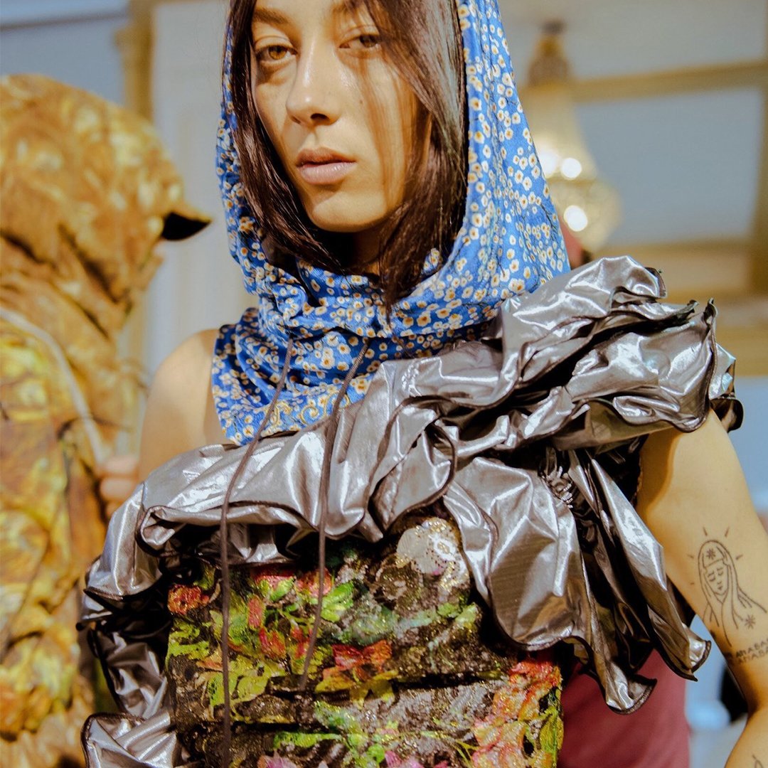 Would you dare mix your prints? This new collection showcases a striking combination of colours, textures and prints. 💖 📷 via #GiacomoCabrini #MBFW