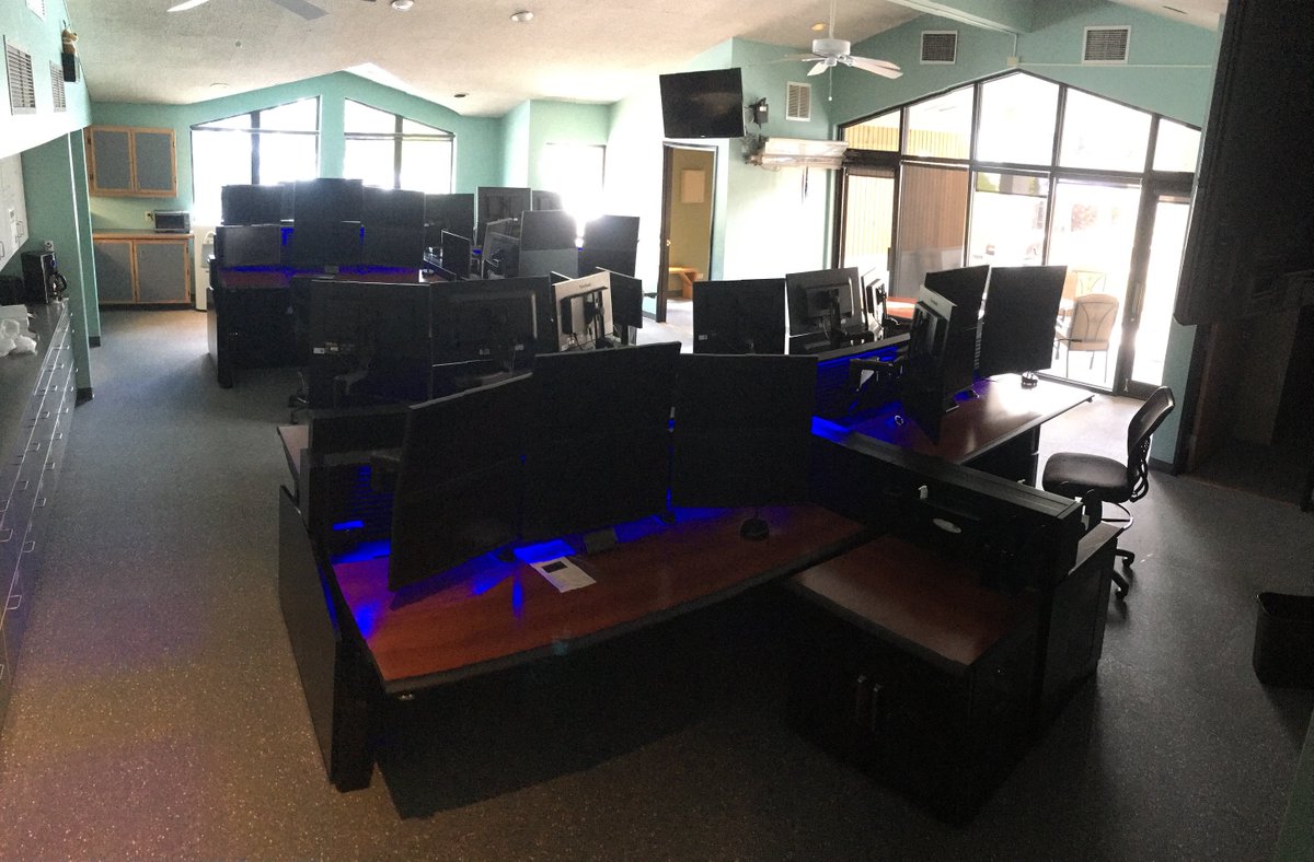 VailPolice's tweet photo. Celebrating Telecommunicators Week, saying #thankyou911! In 2017, our team of 24 VPSCC dispatchers took 123,452 telephone calls, 23,272 of which were 911 calls. These calls generated 121,764 calls for service for the 6 fire, 4 law, and 1 ambi district for which they dispatch! https://t.co/c8l3OVPGoq
