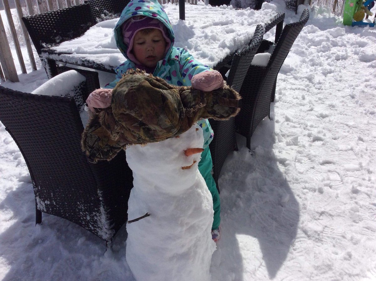 mjnick1's tweet image. My happy girl this morning making a snowman in the spring! #springhasnotsprung #NewHarbour #GuysboroughCounty @CindyDayWeather