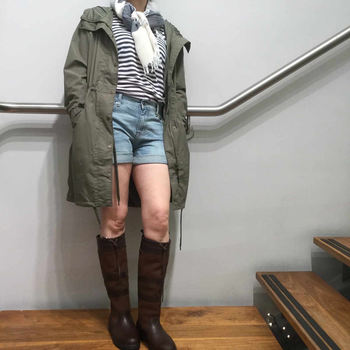 GoldingNew's tweet photo. Our outfit of the week with the warmer but rainy days
Dubarry Monington waterproof parka, Levi stripe vest, Barbour Daisy Hill shorts with a Barbour scarf and Dubarry Galway boots https://t.co/agWPJSe6Tz