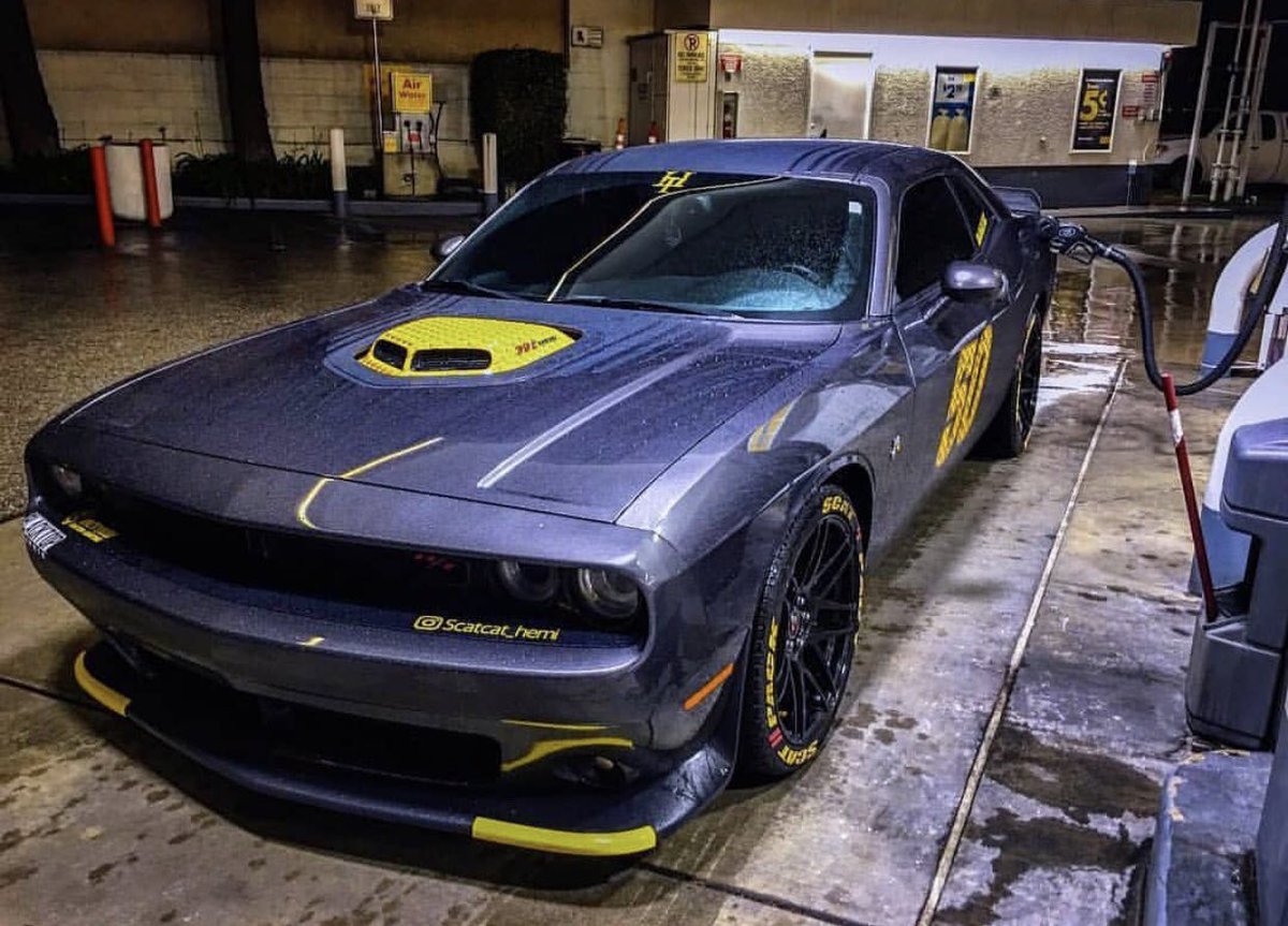 headturnerscc's tweet photo. Morning vibes ☕️ #scatpack #dodge #challenger #demon #hellcat #hemi https://t.co/6HbSVfUxsX