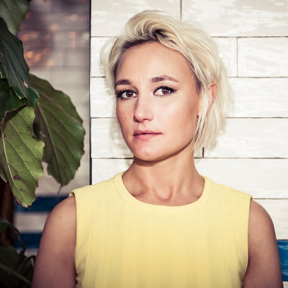 muziekcafe_'s tweet photo. Deze maand wordt haar debuut-EP uitgebracht en die komt ze zaterdag live laten horen bij Muziekcafé: #Pieternel! https://t.co/ApquspGssM https://t.co/H941AqCsye