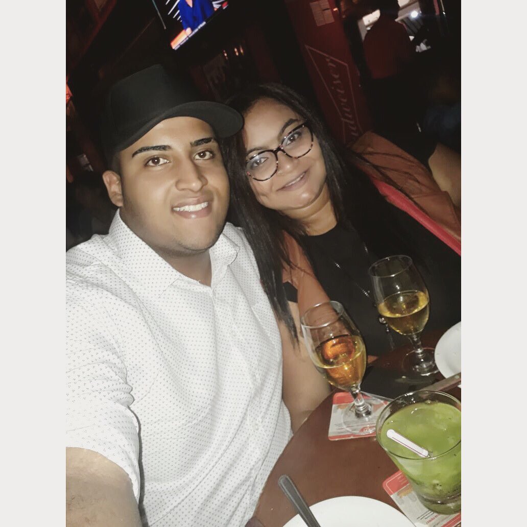 _asilvia's tweet photo. #Sabadinho 🍹🍺 😋 https://t.co/xa4WNcHKsg