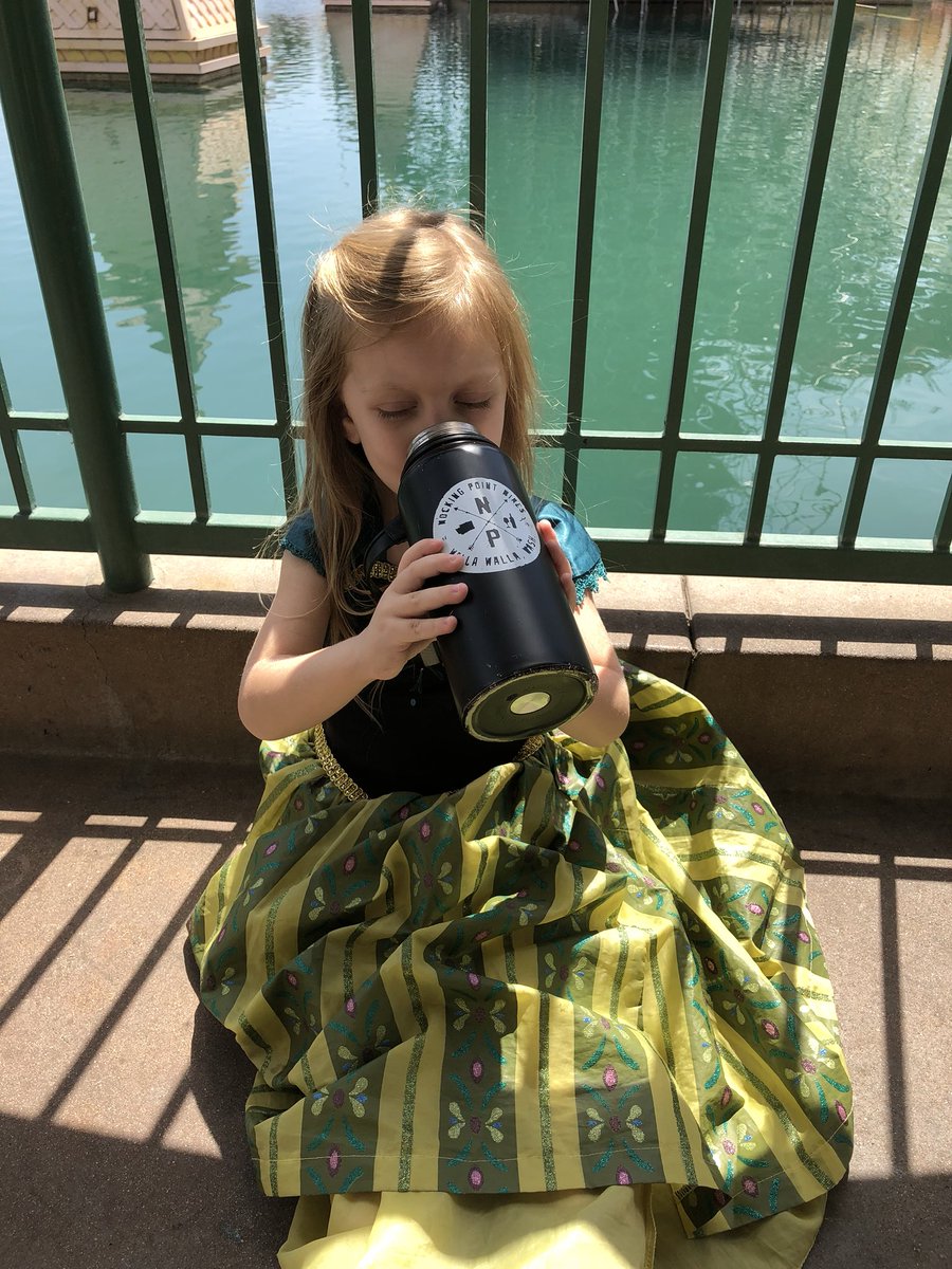 Naangel55's tweet photo. Disney tested. Haley approved. This keep cold container from @nockingpoint is on its last leg after daily use from #OneDayinLA. Good thing we bought backups!! #dca #nockingpoint #nockingpointwines #dcafoodandwinefestival2018 https://t.co/JWLP4EMozP