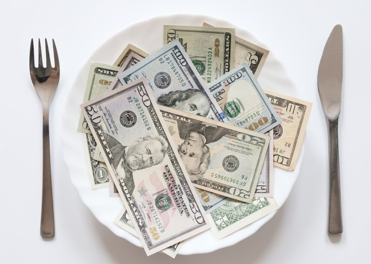 rest_smart's tweet photo. How do you plan to finance your restaurant? Whether you’re opening or expanding you need to know how to bring in the #BigBucks without risking everything! Register for our FREE webinar to learn from our debt-free owners: https://t.co/U6NcPk88Cb https://t.co/Tg8R37xlMa