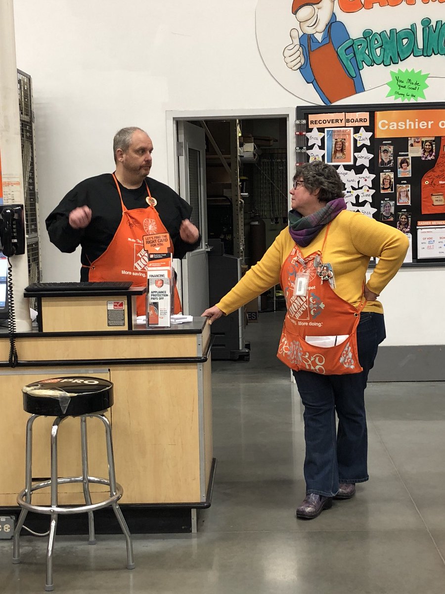 8460THD's tweet photo. SM Rob providing some demonstrative  coaching for FES Lisa. #Coach #NotAChickenDance #ExcellentCustomerServiceIsWhatWeDo https://t.co/sqjF2dpzE9