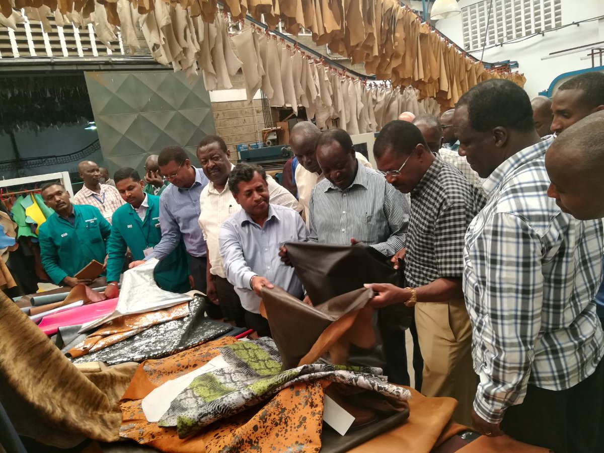 Gov_Ottichilo's tweet photo. Joined by @GovWOparanya @Wetangulam @MusaliaMudavadi at @AlpharamaLtd in Athi River, the largest hides &amp; skins processing plant in Africa. Potential investors in western Kenya to exploit &amp; build up the leather economy in our counties. They'll be visiting Vihiga County next week https://t.co/KOkrplsc4q