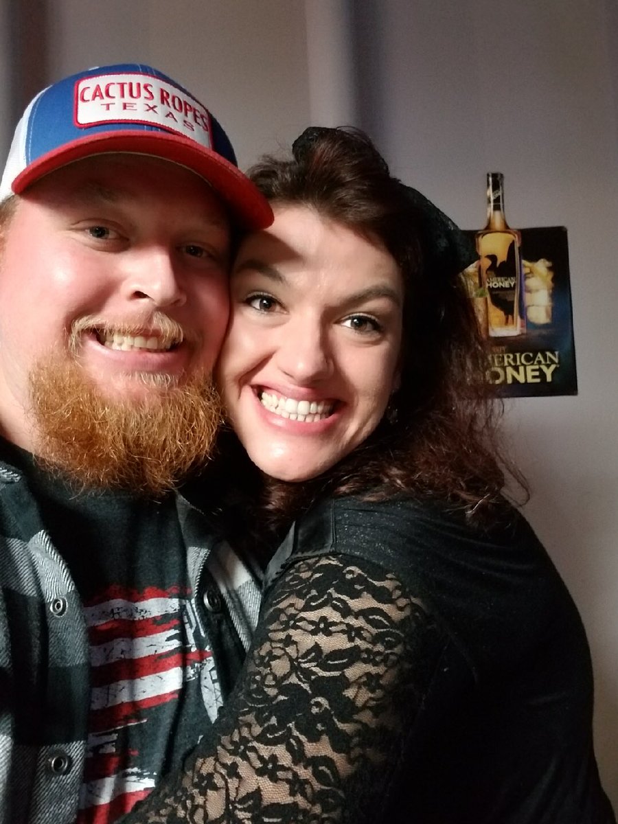 JortsSIS's tweet photo. Had a great weekend! I really am a lucky girl! All nighters painting my house and my besties birthday party ❤️ https://t.co/v2KqV04xEI