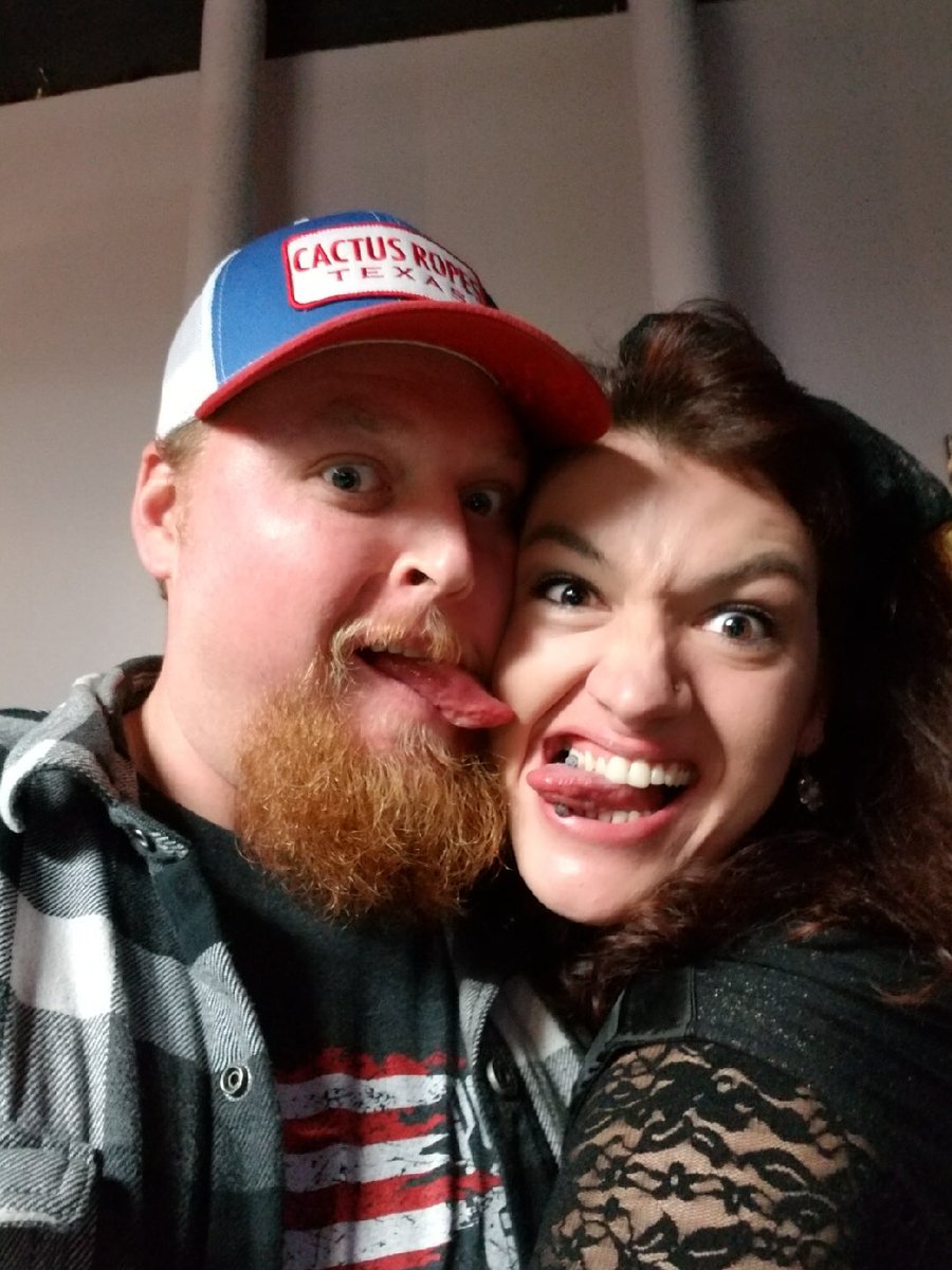 JortsSIS's tweet photo. Had a great weekend! I really am a lucky girl! All nighters painting my house and my besties birthday party ❤️ https://t.co/v2KqV04xEI
