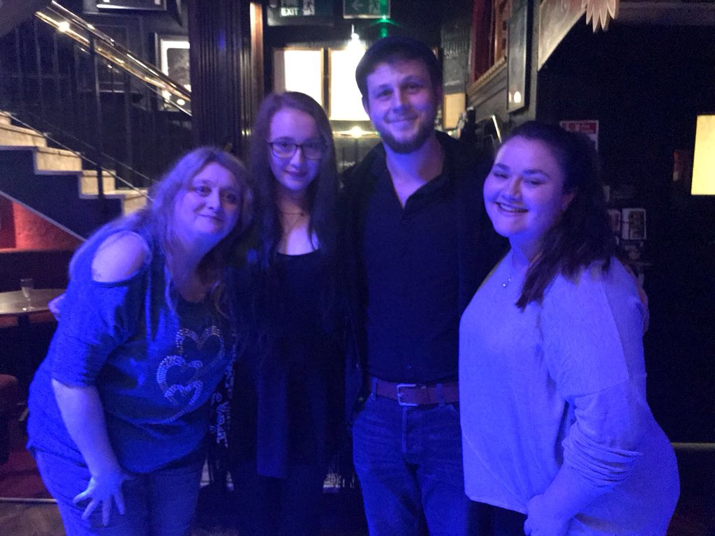 Deanna_home_burns tweet media