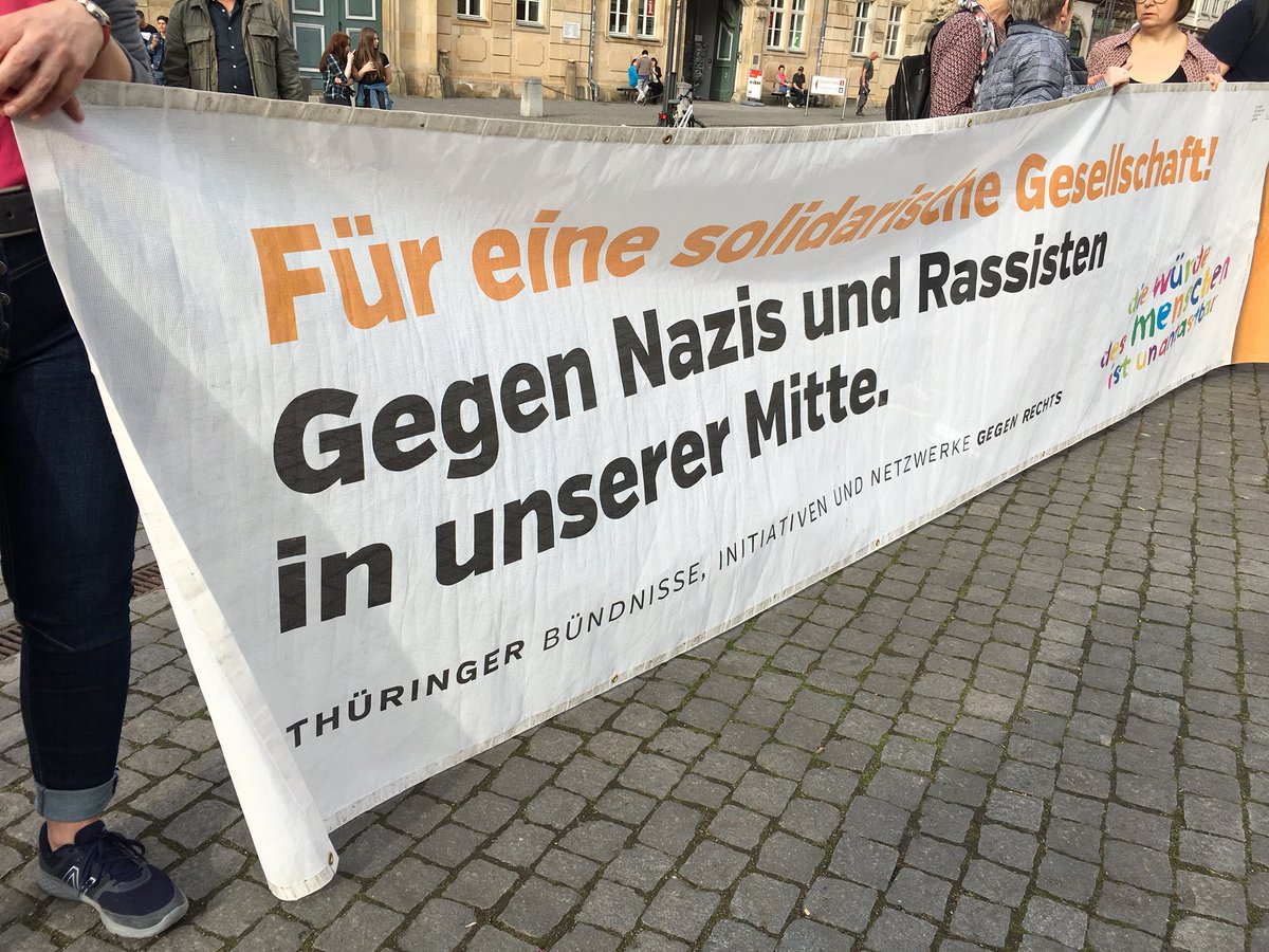 Mobile_Beratung's tweet photo. Wir sind heute auf Einladung des Bündnisses in #Eisenach um für Demokratie zu demonstrieren! Schöne Veranstaltung... https://t.co/BY3qj6u2NE