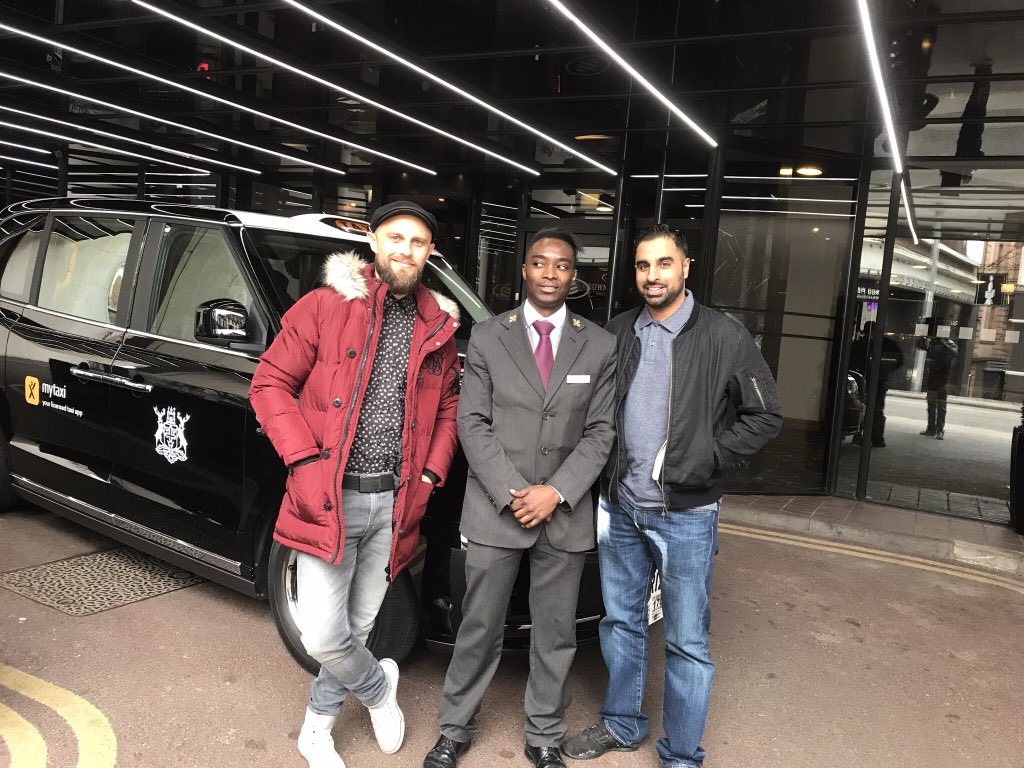 EVTaxiCab's tweet photo. Showcasing the new low emission taxis @CPNottingham alongside @mytaxiuk providing customers a premium service on metered taxi rates set by @MyNottingham 
#Nottingham #CustomerService #Hotels #topclass #service #everyjourneymatters https://t.co/vNPBbjUrRb