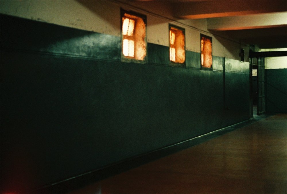 The_Phose's tweet photo. kneel #film #35mm #expired #kodak #grain #analogue #southafrica #exploration #zen #Ishootfilm #buyfilmnotmegapixels #melancholy #prison #nofilter #natural #light #dirty #alone https://t.co/XCYy5ogVmh