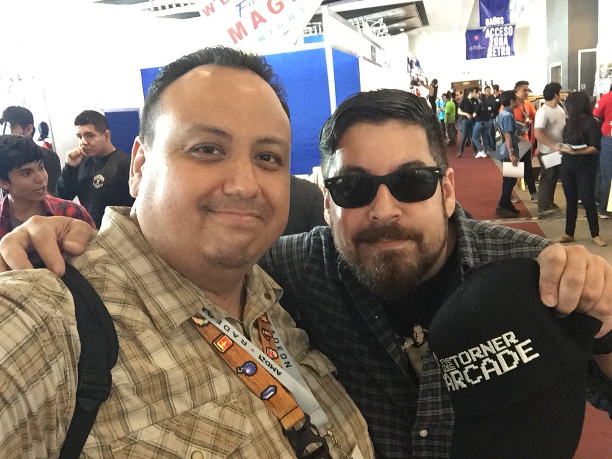 Retorner_Arcade's tweet photo. Aquí en la #gamercom compartiendo un buen momento con mi brother @memohiervas te@mando un abrazo y gracias por la atención y apoyo, que sigan los éxitos en tu carrera y nos volvamos a ver en estos cotorreos. https://t.co/dlpxXoLIOW