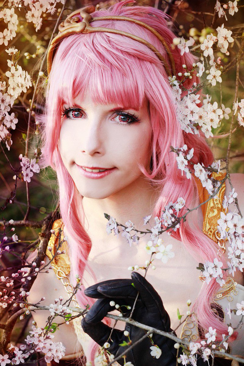 Mietzewhite's tweet photo. Edited the first Nimpha photos @Sasukun24 took of me yesterday at Animuc 💖
And I love them sooo much!!!
😍❤😭❤😭❤😍

#Nimpha #ChainChronicle #Animuc #FortunateSoldier #Cosplay https://t.co/VRNDbmuhoM
