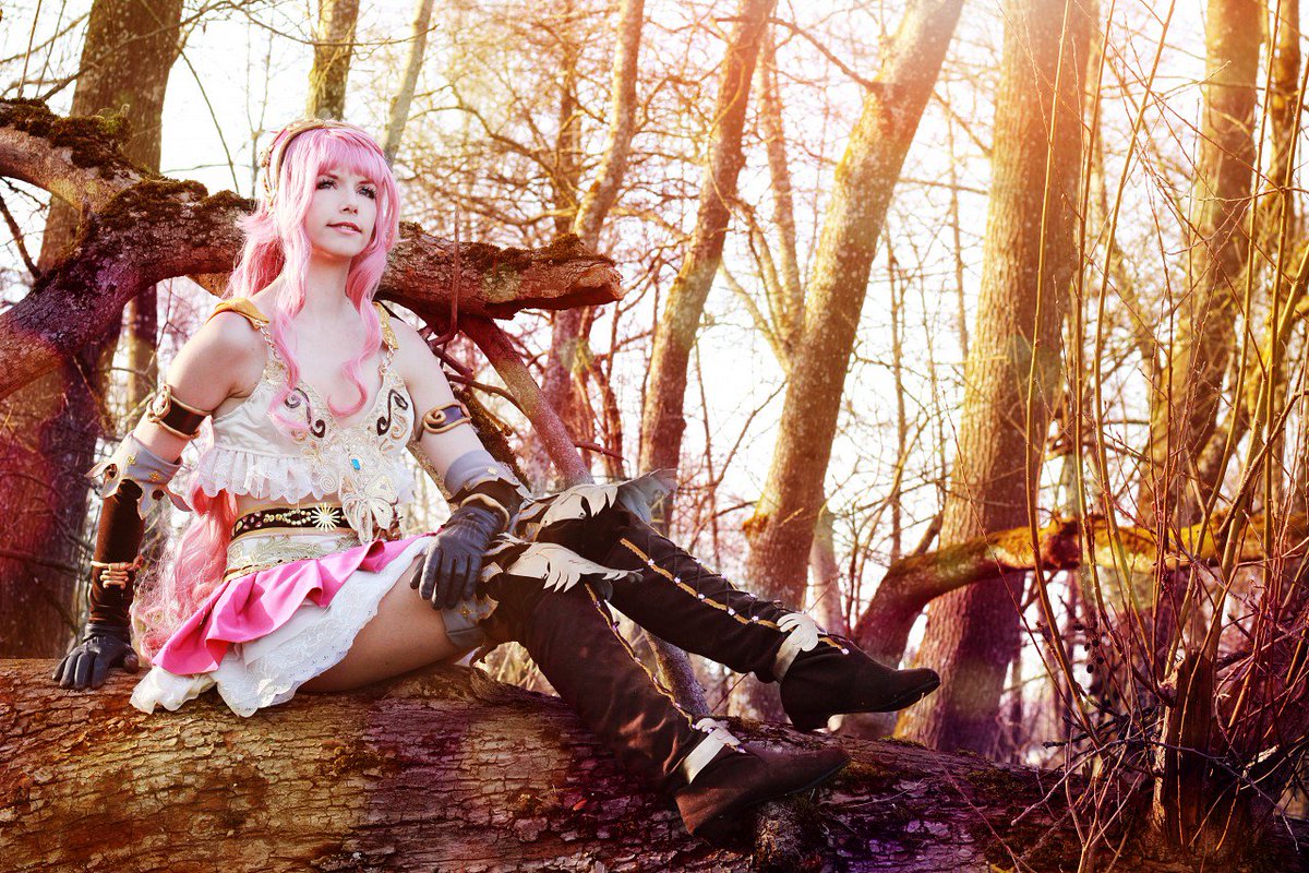 Mietzewhite's tweet photo. Edited the first Nimpha photos @Sasukun24 took of me yesterday at Animuc 💖
And I love them sooo much!!!
😍❤😭❤😭❤😍

#Nimpha #ChainChronicle #Animuc #FortunateSoldier #Cosplay https://t.co/VRNDbmuhoM