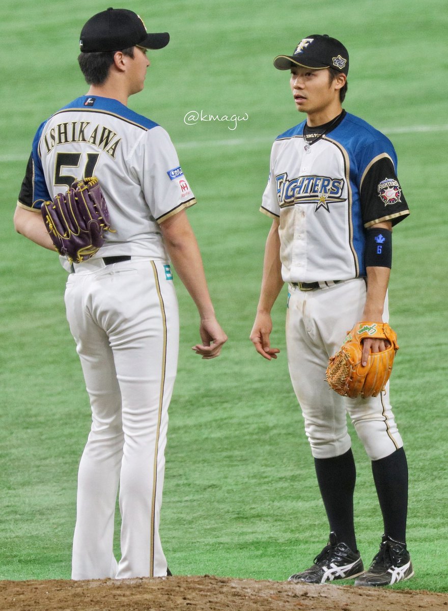 Uzivatel 桜 Na Twitteru マウンドに声かけに行く選手会長 宮西さん大丈夫かな W 中島卓也