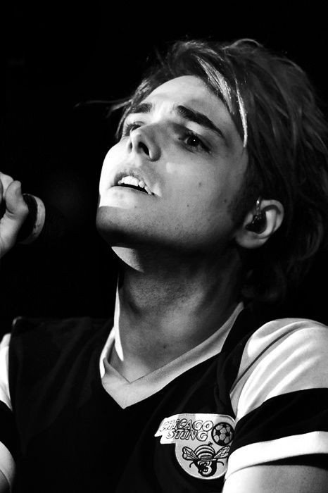 Happy birthday, Gerard Way! 