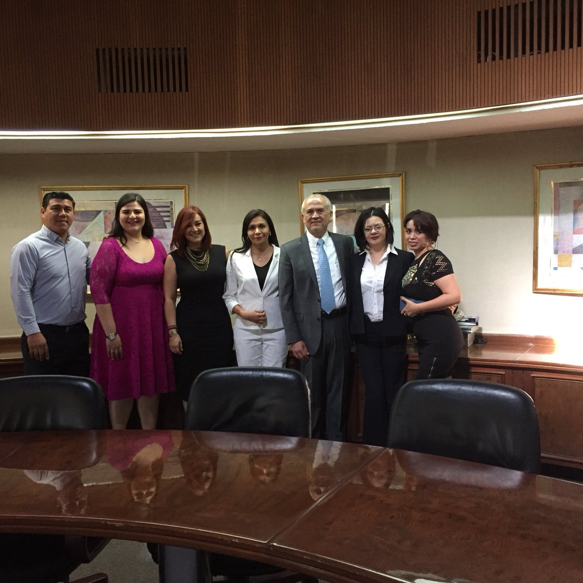 silireadame's tweet photo. #Audioprotesismo_Mexico https://t.co/q2fUrvF1Gq