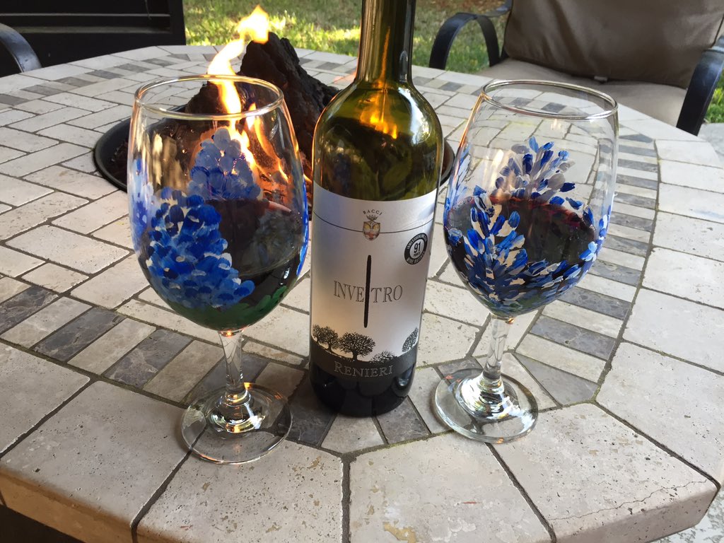 jtskip's tweet image. Sunday afternoon on the patio with #invetro from #renieri, #italienred #firepit #travelandvino