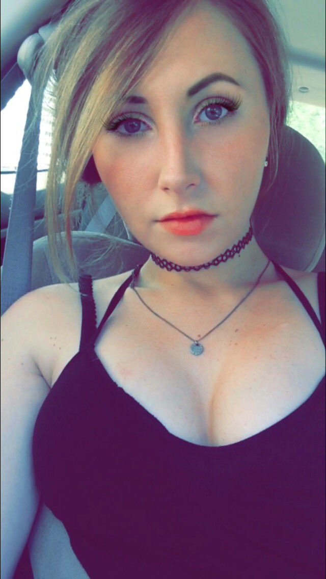 belle__goddess's tweet photo. Your worst nightmare + best dream in one = me 💫
#findom https://t.co/qqHNjjfcMt