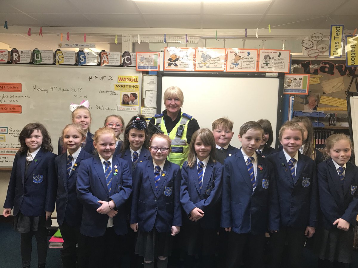 FairfieldSNT's tweet photo. Community engagement with Fairfield juniors wanting to know about the role of a Pcso https://t.co/bzZI9YC9r7