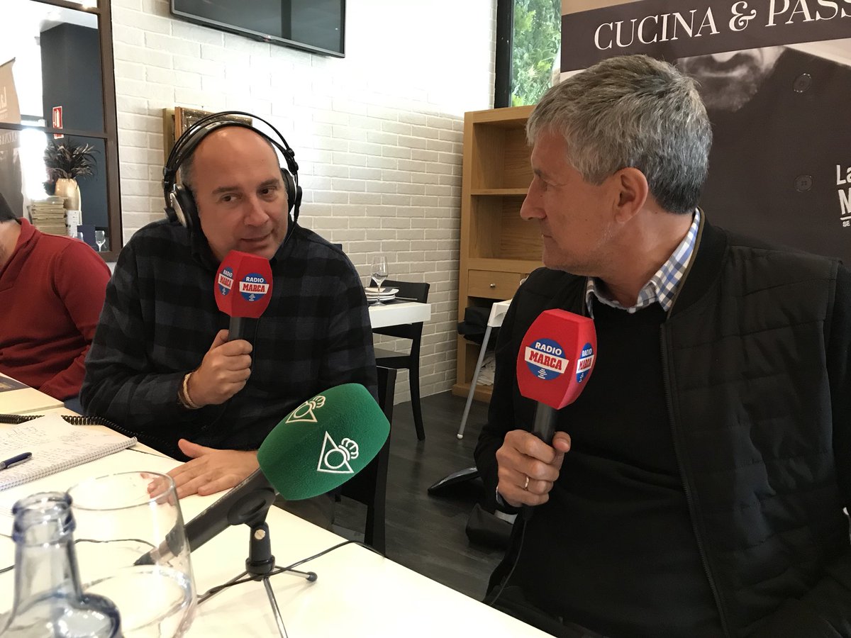 betisweb's tweet photo. 📣🔥🔥Ya puedes escuchar la intervención de Quique Setién en Radio Marca Sevilla https://t.co/o3z8QPhqfQ #Betis https://t.co/aaCxohXojA