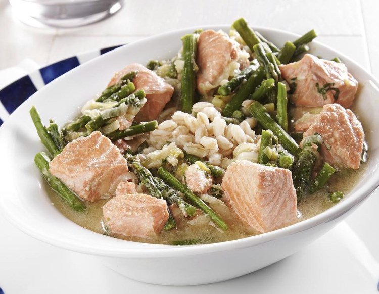 cpohealth's tweet photo. Have you heard of the #DashDiet: Dietary Approaches to Stop #Hypertension. Reducing #sodium & increasing #potassium #calcium #magnesium intake improving #HeartHealth #depression https://t.co/szv2iJJDLL #ThursdayThoughts #CPOHealth Thanks for the insight @kristinecannon https://t.co/dn8po5o52N