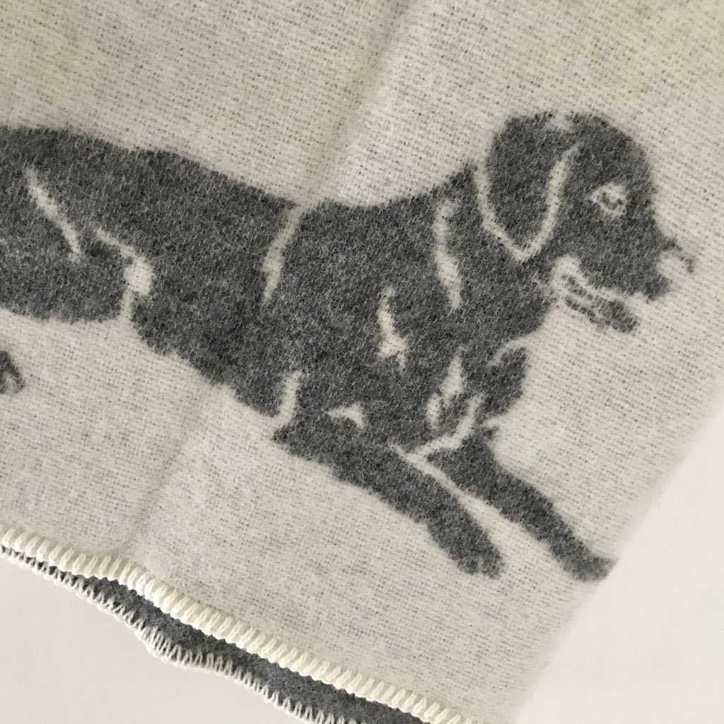 RowanTreeGifts's tweet photo. Reversible #wool #dog #blanket #throw 😍 now on line https://t.co/Nzvep2TKDu https://t.co/ilaVGgX8YP