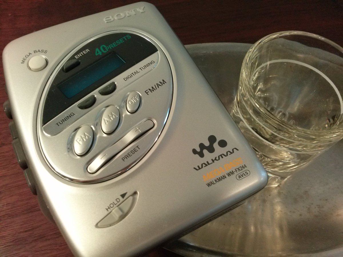VintageRadioMan's tweet photo. https://t.co/EJRbL0sgGB #music #Walkman #1990s #90sKid #BoyBand #childhood #Elementary #school #artists #band #portable #TestedForAwesome #working #musicianlife #songs #entertainer #memories #Dad #birthdaypresent #collectible #MemoryLane #Retweet #DealoftheDay #BuyNow https://t.co/FGvtMJwVja