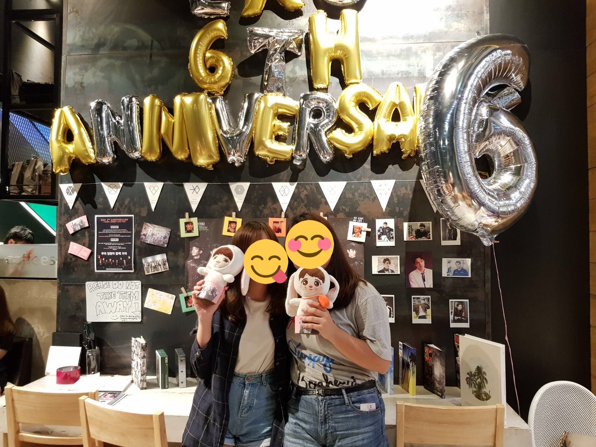 xinglepringle's tweet photo. with our xing dolls for the second day โค๏ธ with @youngstars710 ๐๐
#6YearsWithEXO #CJWU @exosgproject @weareoneEXO https://t.co/0dXNpS3cMe