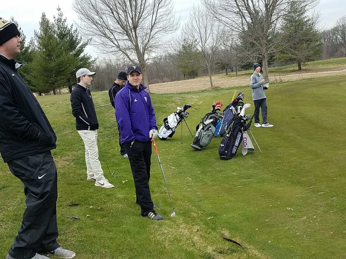 TBHSBoysGolf's tweet photo. Senior Dylan Kappen is one under after two! https://t.co/U4G1OB73yN