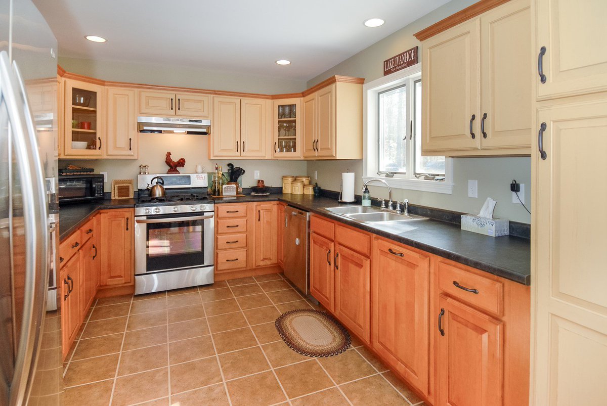 DowRealtyGroup's tweet photo. This newly built 2012 waterfront home with a level lot on Lake Ivanhoe is immaculate and ready to move in! https://t.co/KVURMXcJtr

#homesforsale #Wakefield #lakesregion #NHlistings #NHrealestate #dowrealtygroup #kwri #adamdow.com #lakewinnipesaukeeRealEstate https://t.co/piNWNUf92K