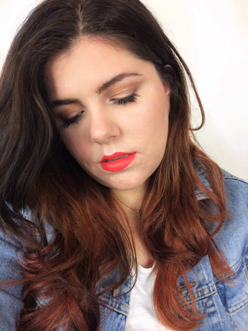 Hi Darlings,
I’m so excited to share today’s #MakeupMonday with you, for this post I recreated one of @GiGiHadidsignature looks, she’s my favourite and I hope you’ll like the look

blushydarling.com/2018/04/09/gig…