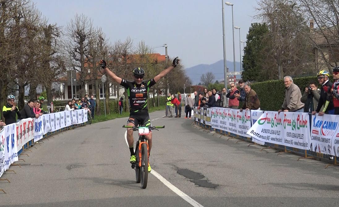 bicitv's tweet photo. #OrobieCup: @Marziobike #Deho e Martina #Guerrera vincono la #BottanucoMTBRace #Bottanuco #mtb
https://t.co/jv4zqYme2x https://t.co/oPo7h1CN3a