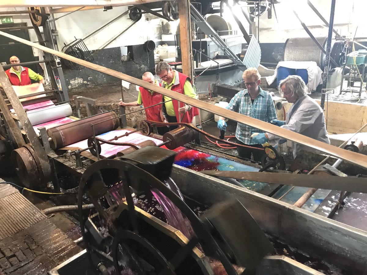 Opening van het prachtige nieuwe bezoekerscentrum van Papierfabriek De Middelste Molen in <a href="/Loeneninfo/">Loenen op de Veluwe</a> door @bgm_johnberends van <a href="/gem_apeldoorn/">Gemeente Apeldoorn</a>! #VeluweCulture <a href="/visitveluwe/">VisitVeluwe</a>