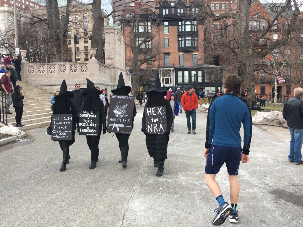 AwayGamesShow's tweet photo. Boston on the Run https://t.co/PkPmd0n4c8 https://t.co/E8sv3dkFfZ
