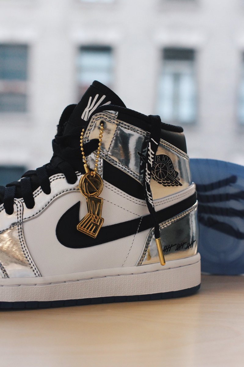 snkr_twitr's tweet photo. Another look at the Jordan 1 #think1 Kawhi
Pics via @brkicks
#snkr_twitr https://t.co/RrMa5CI4gv