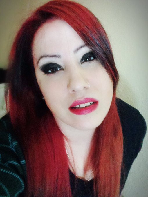 Mi nuevo look, bkack and red❤️🖤🤘🏻 https://t.co/Pvht5EegyZ<a href="/tag/seb2017"class="tags"><span>#seb2017</span></a>