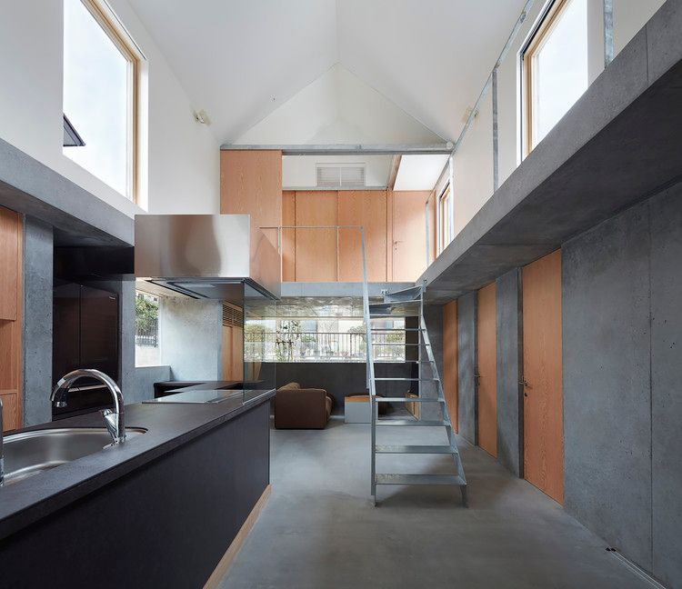 GlassBlockBlog's tweet photo. An open design works well on this narrow lot  https://t.co/hocxQP1ljC #customhome #architecture https://t.co/kFTFf6ddf4