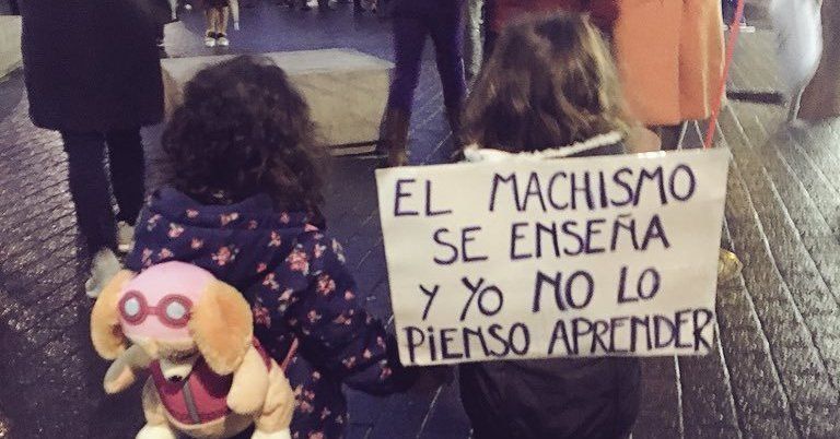 PunkKidsMadrid's tweet photo. 9 pequeños cambios que puedes introducir en casa para educar a los más pequeños en igualdad ✊💜
https://t.co/cLqyybyjS0
Vía @BuzzFeedLola https://t.co/cgDHy7g9J4